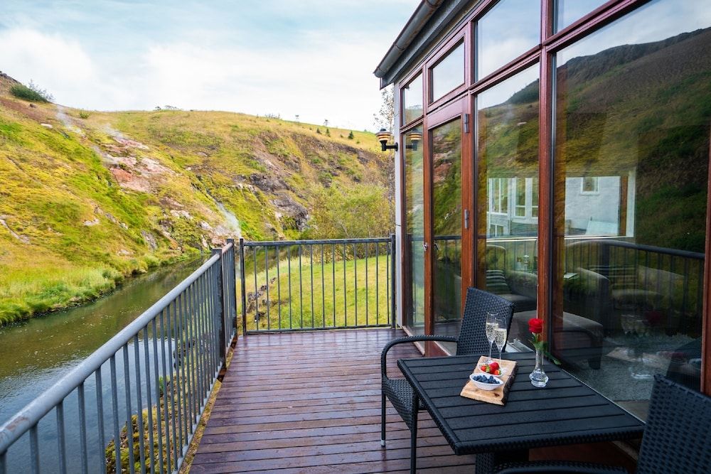 Frost and Fire Boutique Hotel Superior Double Room, River View 3