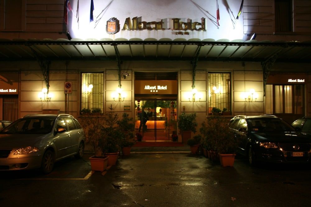 Albert Hotel