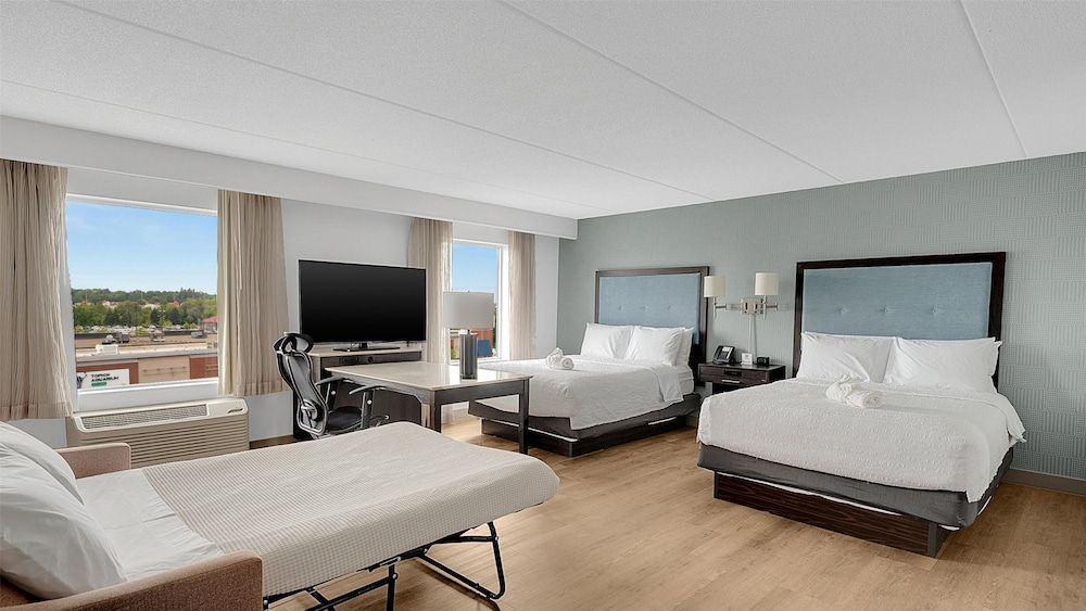 Studio, 2 Queen Beds, Refrigerator & Microwave