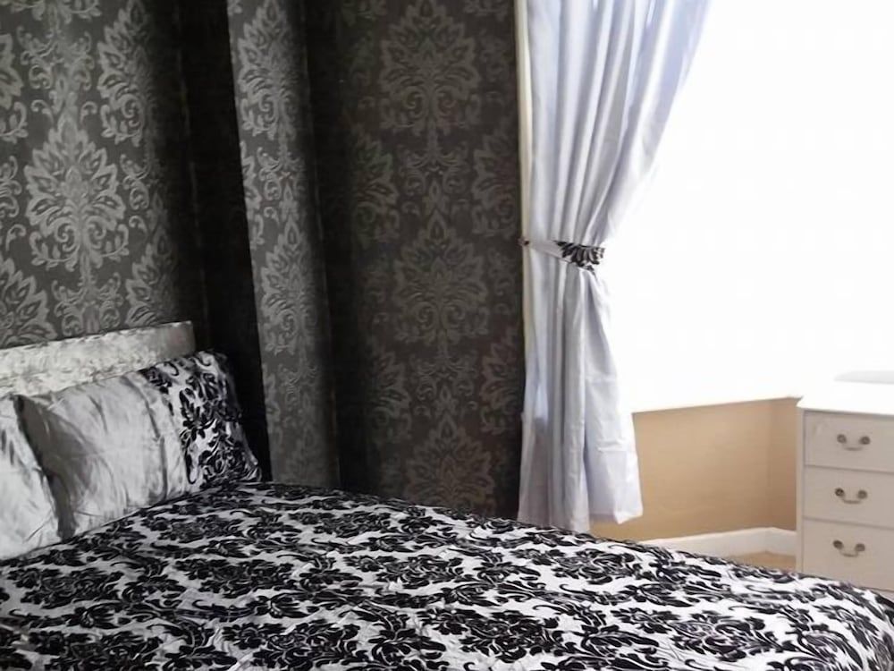 undefined Miramar Hotel 8