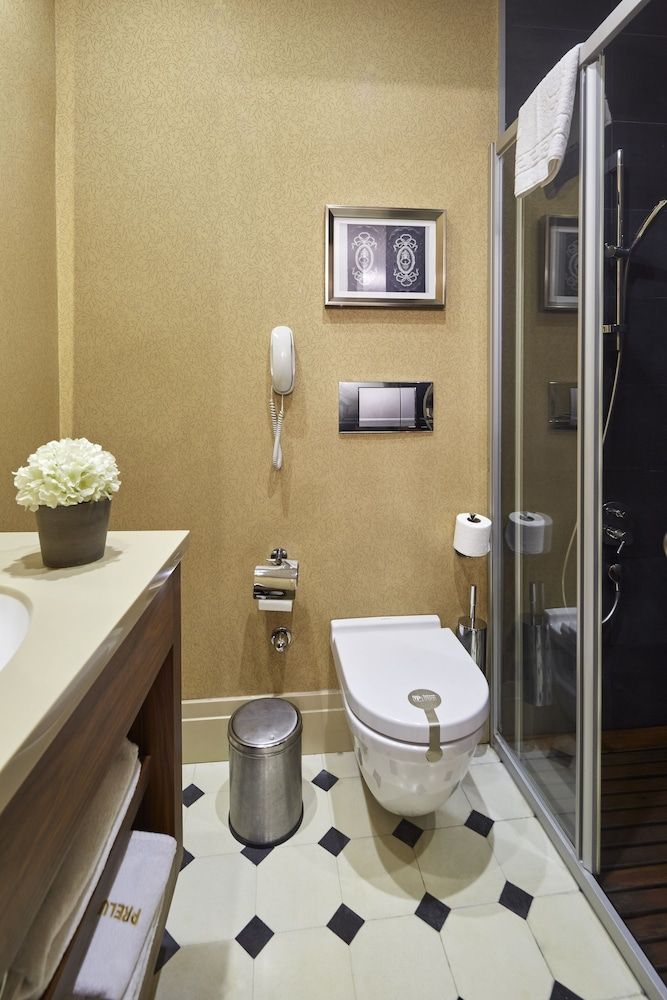 Taksim Prelude Hotel Economy Double Room, 1 King Bed 5