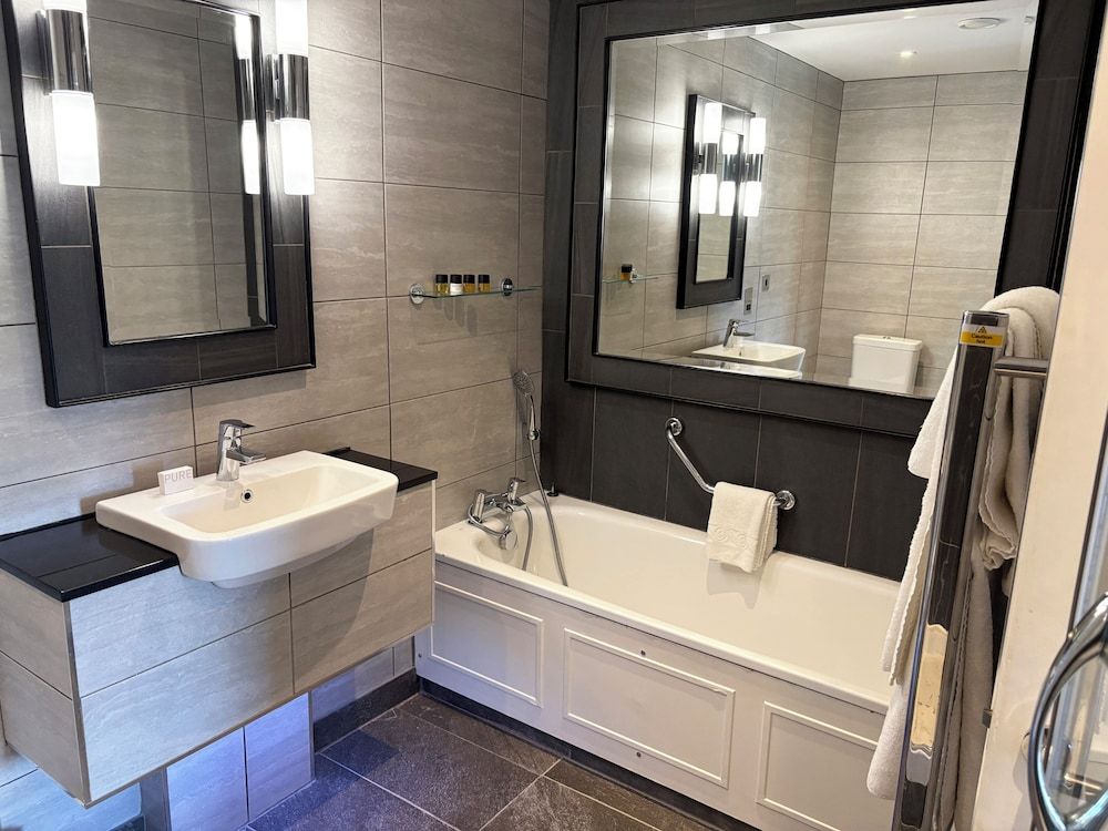 The Belsfield Hotel Junior Suite 2