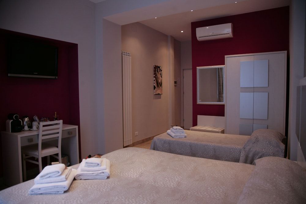 Five Rooms Rome Triple Room 6