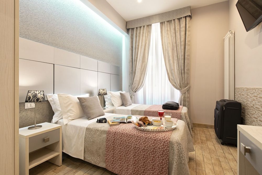 Five Rooms Rome Double Room 3