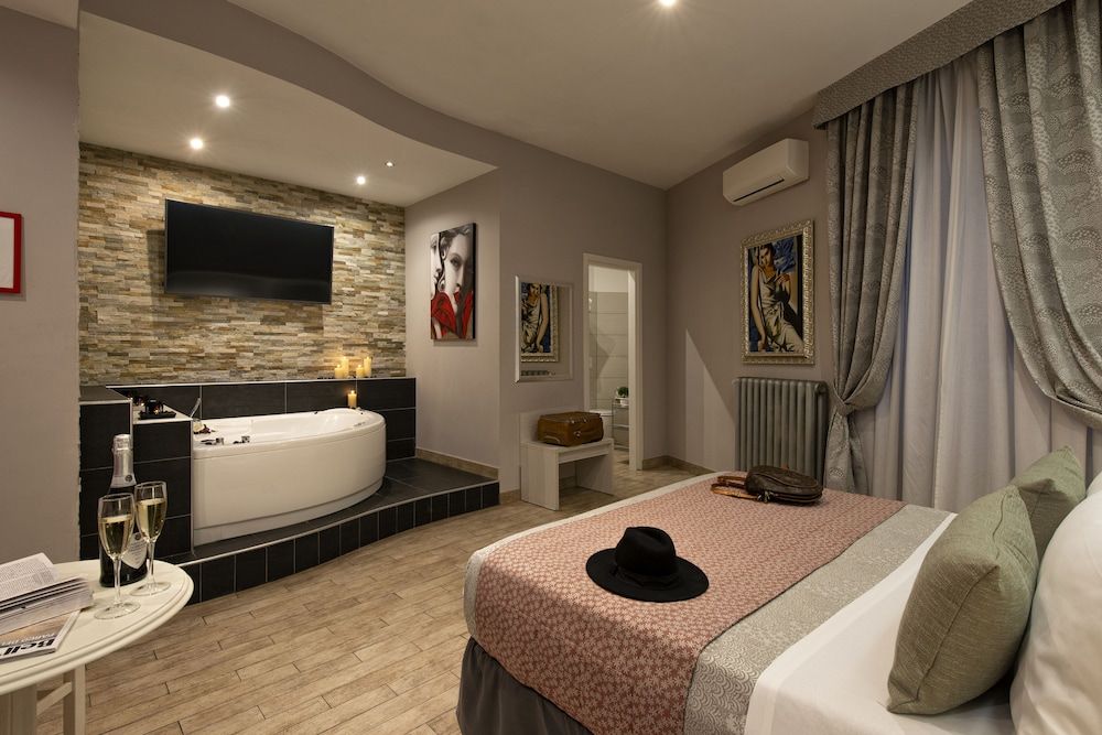 undefined Five Rooms Rome 10