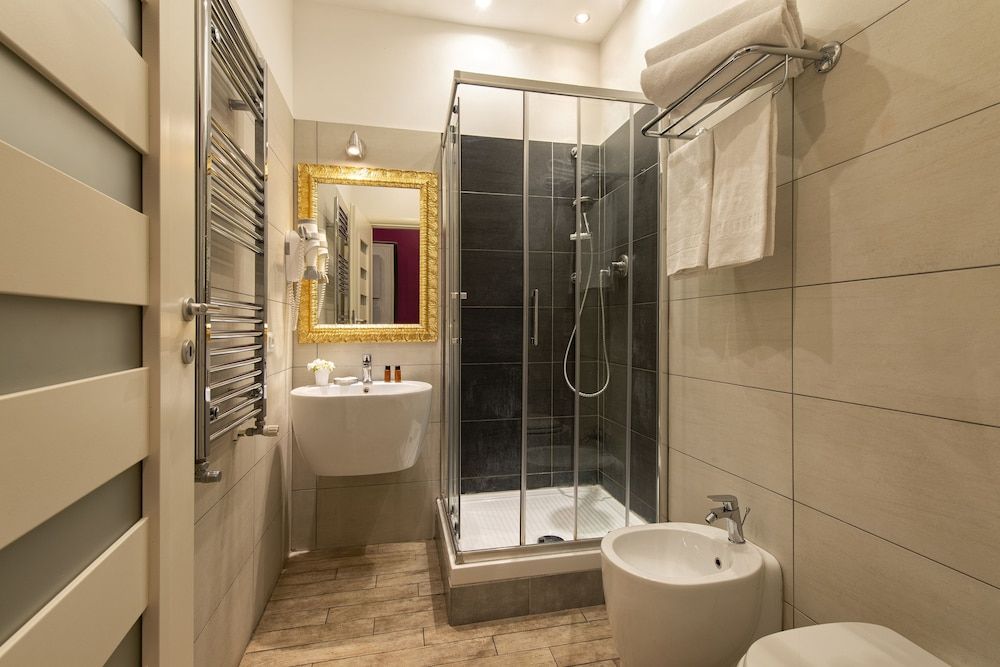 Five Rooms Rome Double Room 8