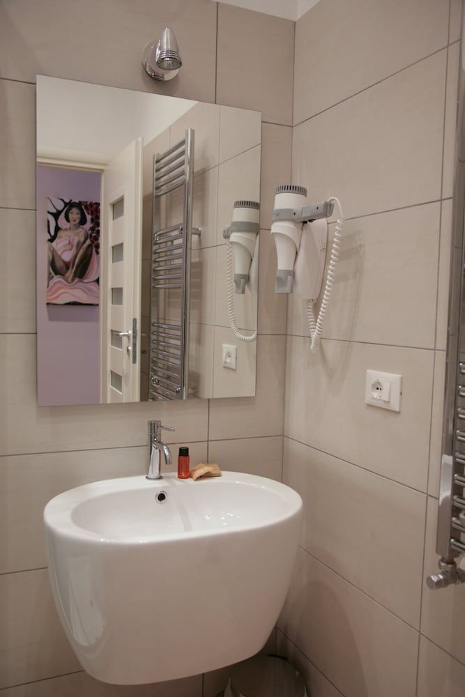 Five Rooms Rome Double Room 10