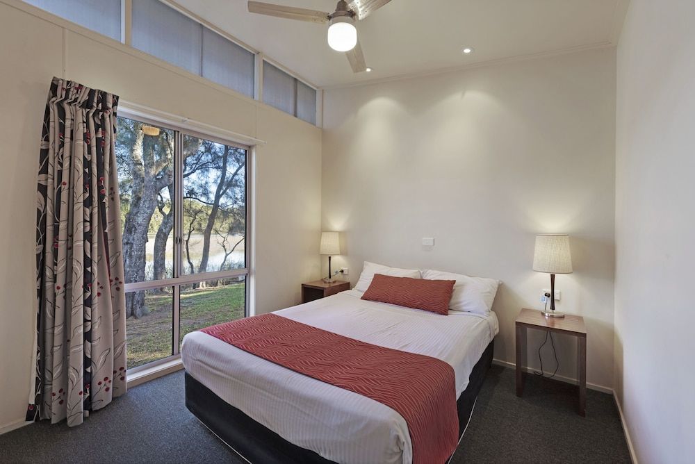Deluxe 2 Bedroom Cabin