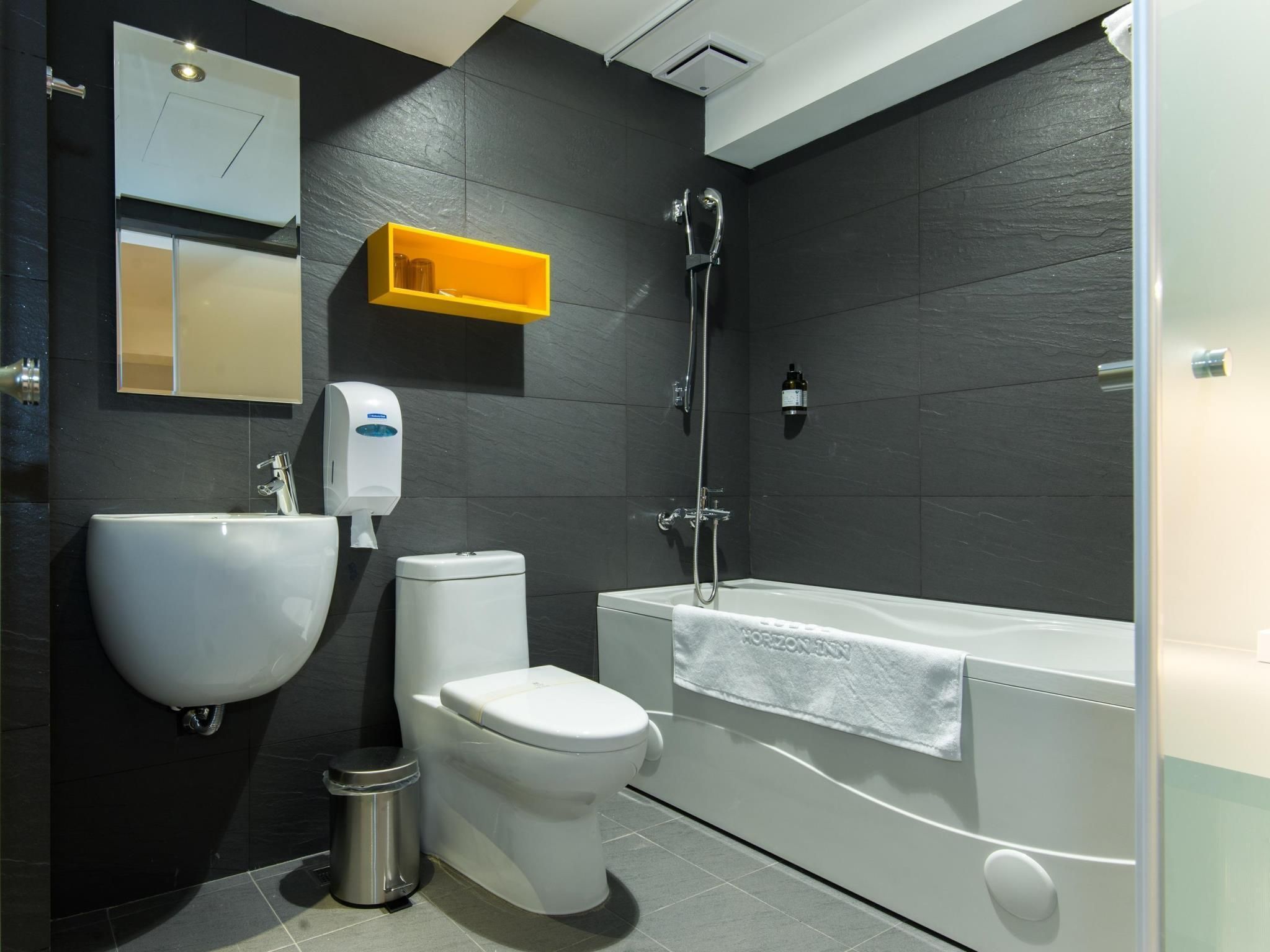 undefined Horizon Inn 5