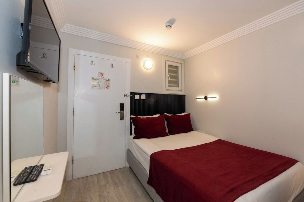 Istanbul Holiday Hotel Budget Room 4