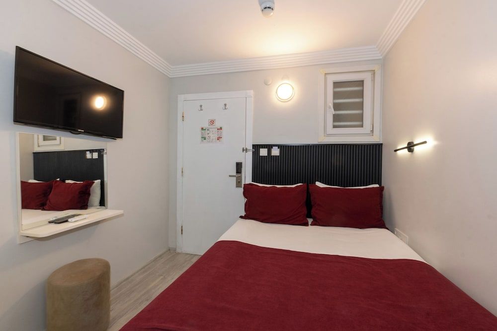 Istanbul Holiday Hotel Budget Room 5