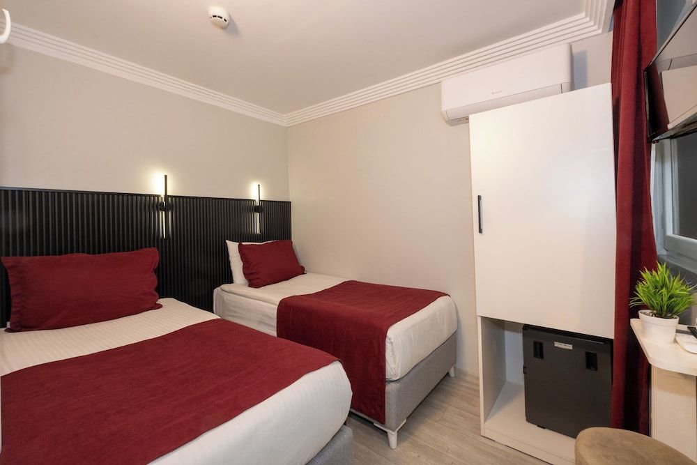 Istanbul Holiday Hotel Budget Room 3