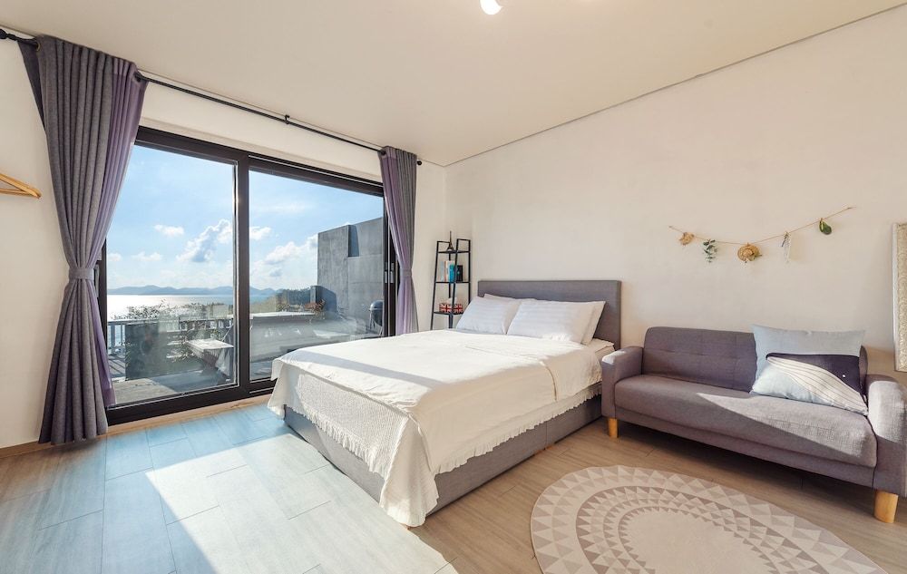 Whale's Dream Superior Double Room, Terrace, Ocean View (Shamu) 2