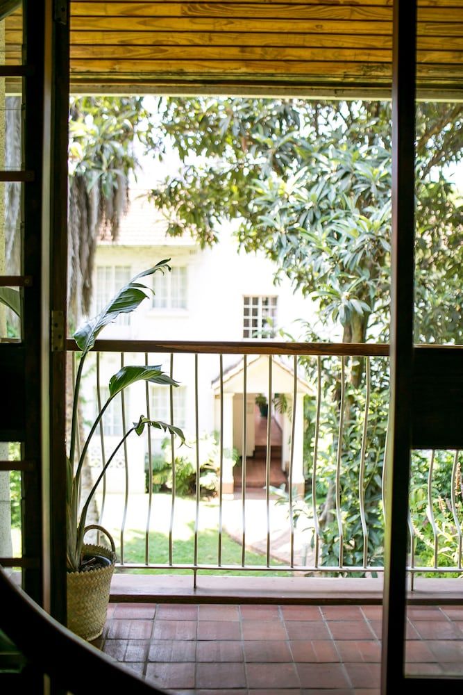 Bronte Hotel Standard Room 4