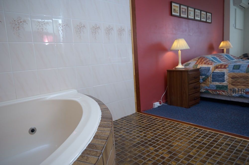 Motel Mount Gambier Spa Suite 3