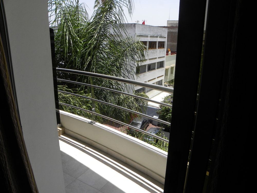 Rive Hôtel Triple Room 4