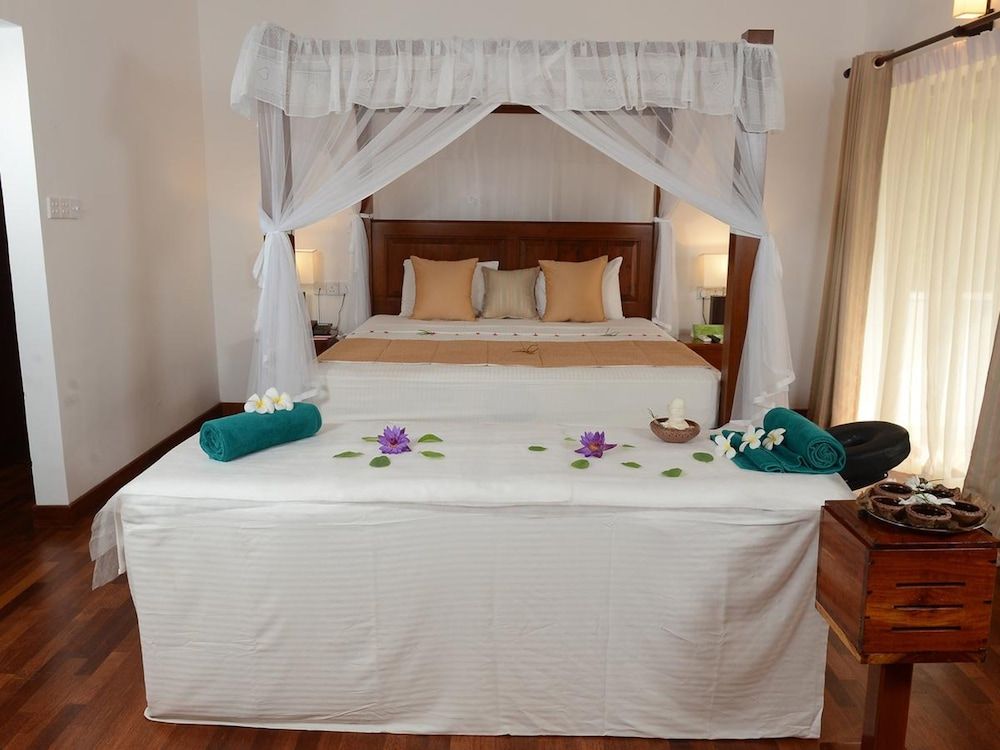 Superior Balcony Room - All Meals + Ayurveda Treatment + Yoga, Herbal Garden View
