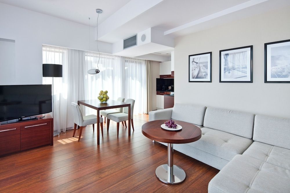 Hotel Mikołajki Leisure & SPA - Destigo Hotels Executive Suite, Balcony, Lake View 3