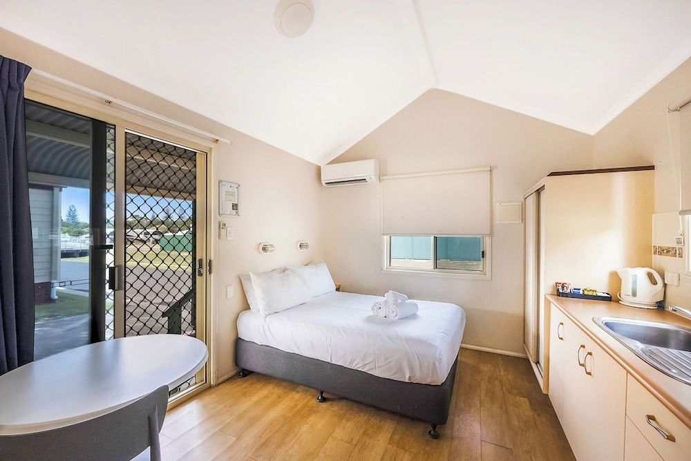 Economy Cabin - Sleeps 6
