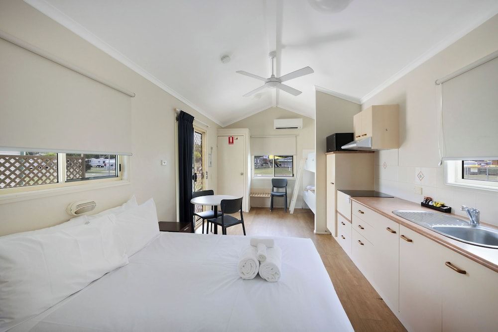 Economy Cabin - Sleeps 4