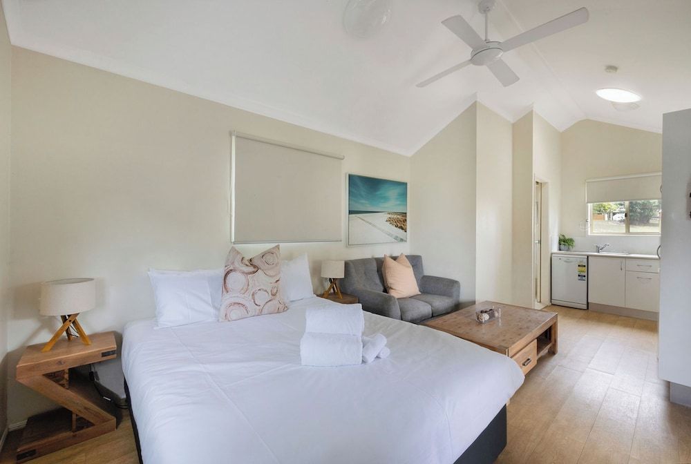 Deluxe Cabin - Sleeps 2