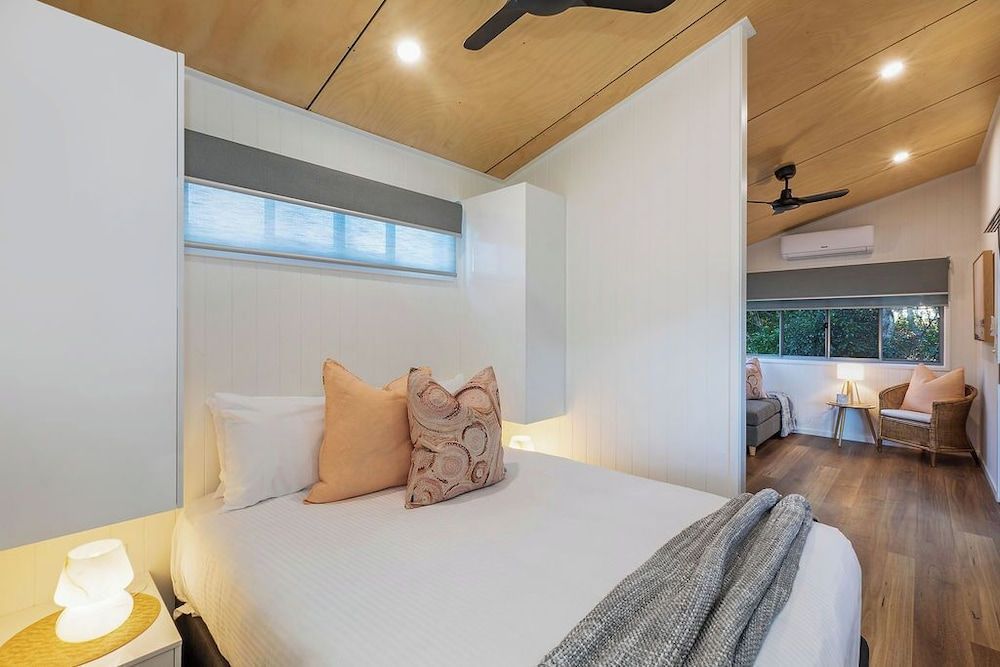 Premium Tiny Home - Sleeps 2 - Dog Friendly