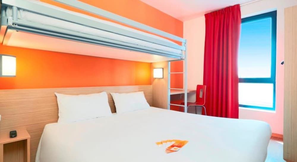 Hôtel Première Classe Chartres Barjouville Standard Room, Multiple Beds 2