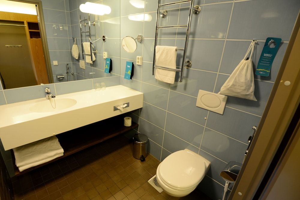 Standard Room, 1 King Bed