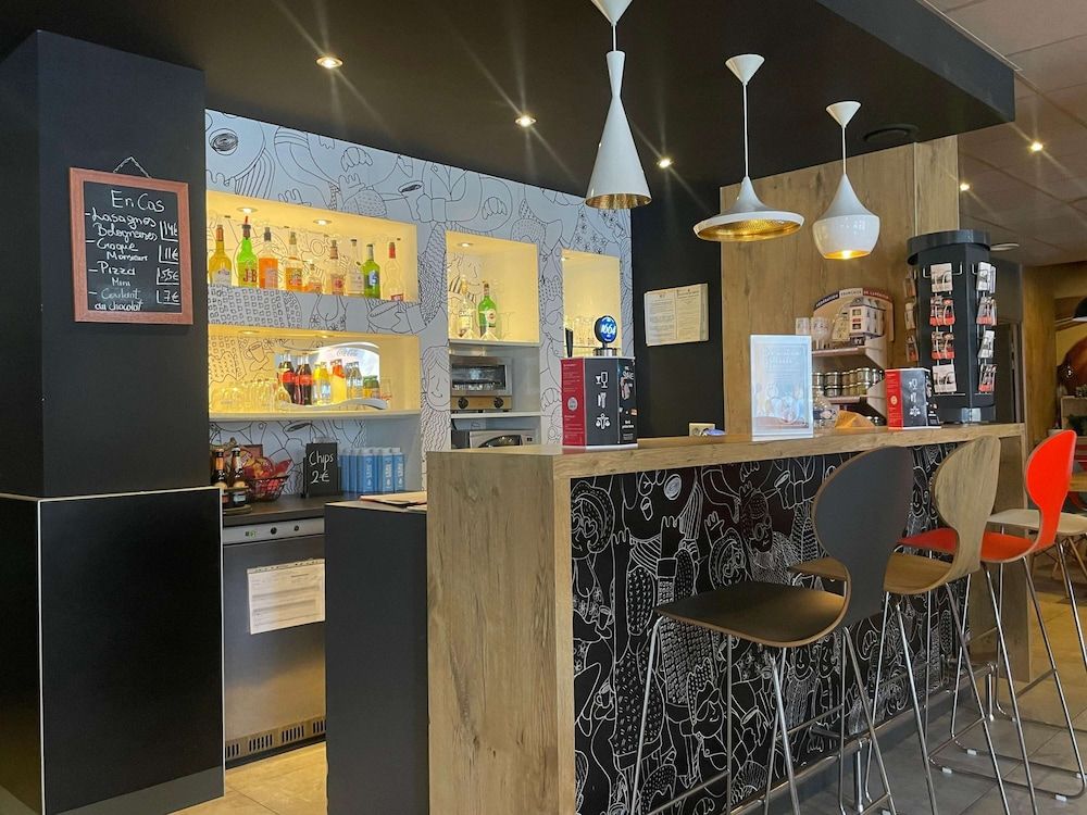 undefined Ibis Lyon Centre 8