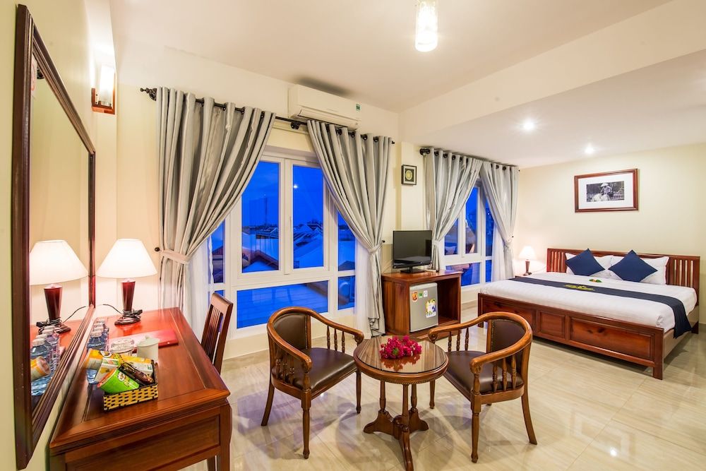 Family Quadruple Room, 2 Queen Beds, City View