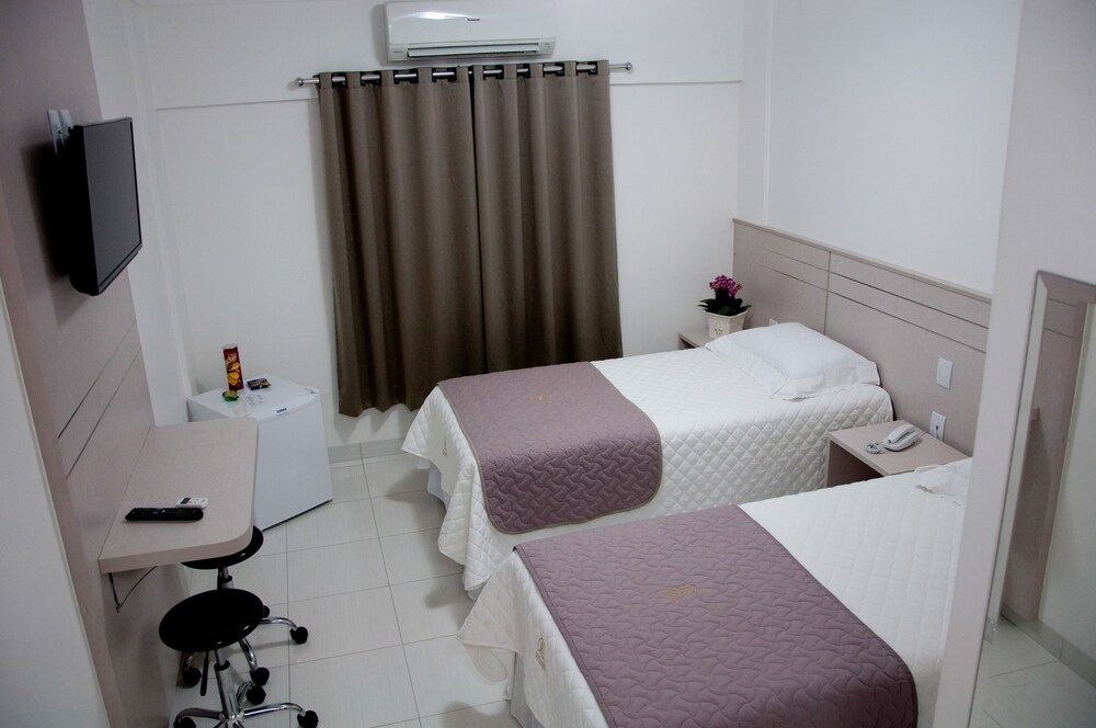 Roari Hotel Deluxe Single Room 3