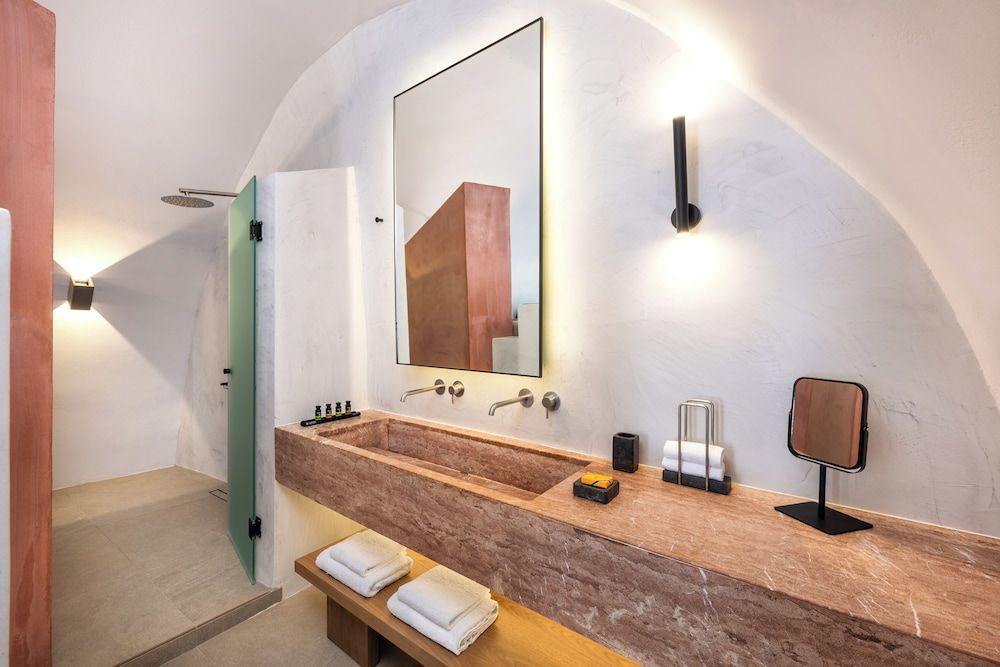 Ira Hotel & Spa - Adults Only Superior Cave Double Courtyard View 10