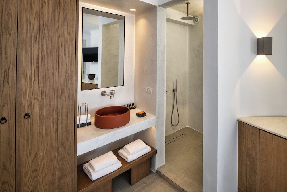 Ira Hotel & Spa - Adults Only Standard Cave Double Courtyard View 6