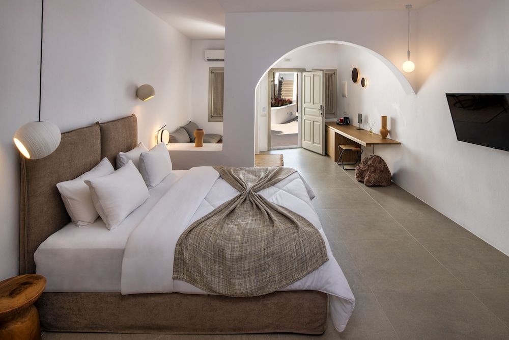 Ira Hotel & Spa - Adults Only Superior Cave Double Courtyard View 2