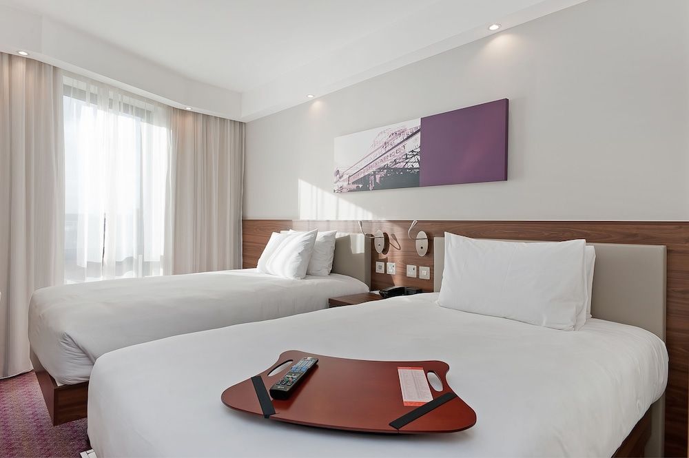 undefined Hampton by Hilton London Waterloo 9