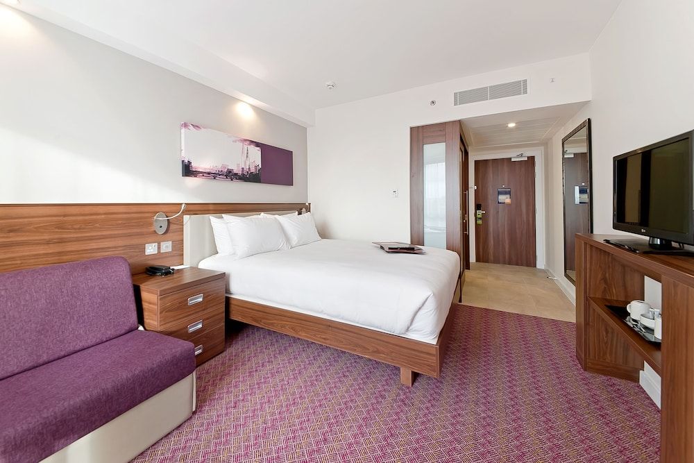 undefined Hampton by Hilton London Waterloo 8