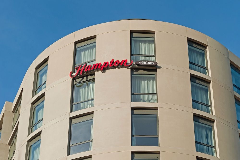 undefined Hampton by Hilton London Waterloo 4
