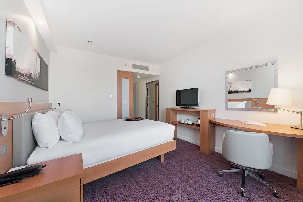Hampton by Hilton London Waterloo Room, 1 Queen Bed 4
