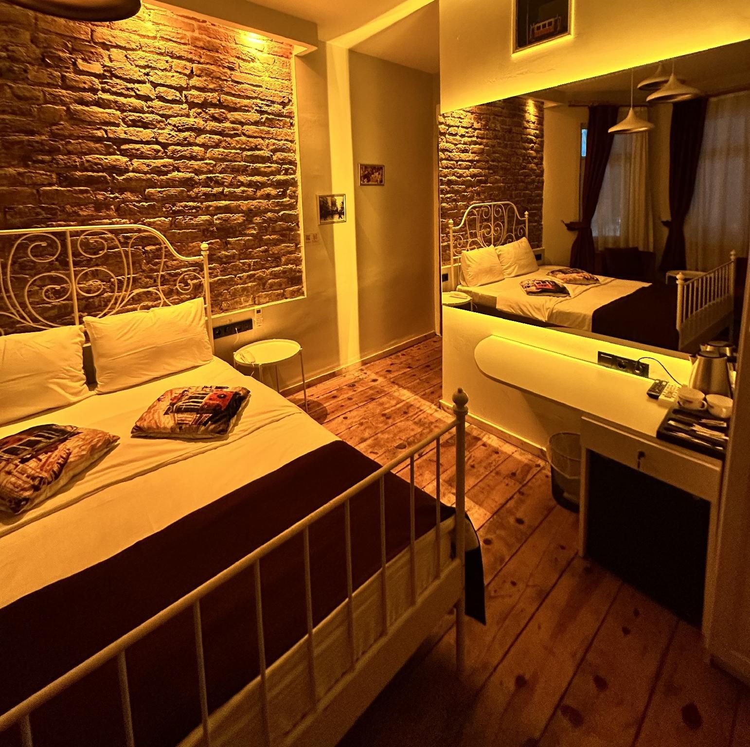 undefined Corner Hot 9