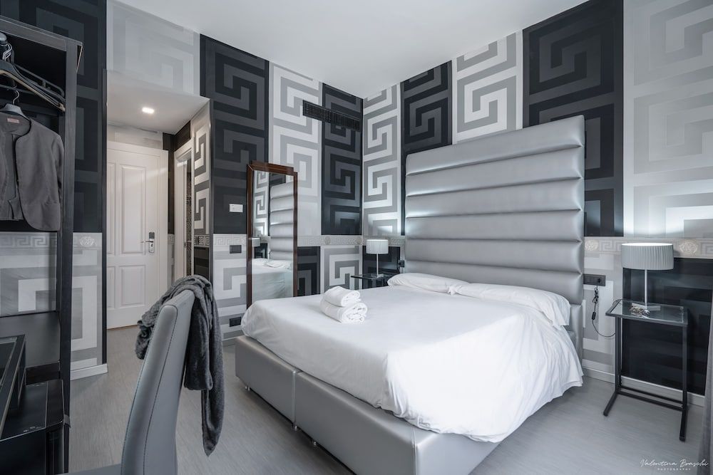 undefined Hotel Spagna 2