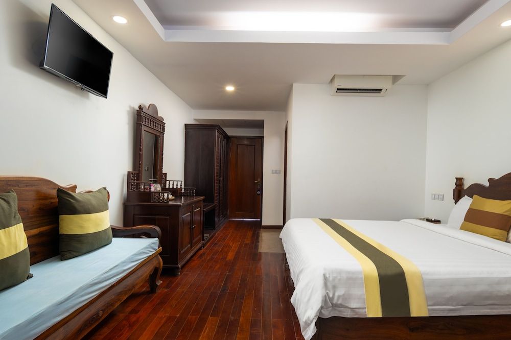 undefined La Residence WatBo Hotel 8