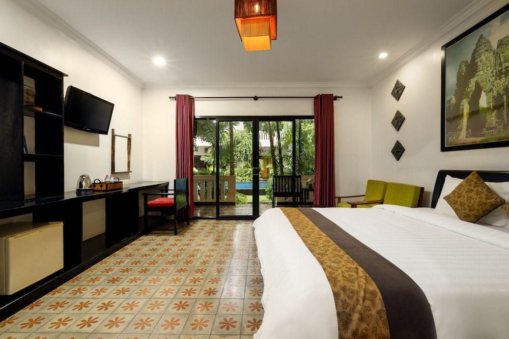 undefined La Residence WatBo Hotel 9