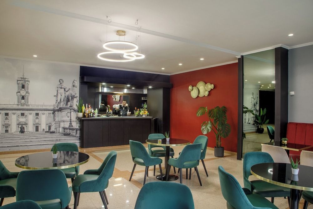 Food Court
