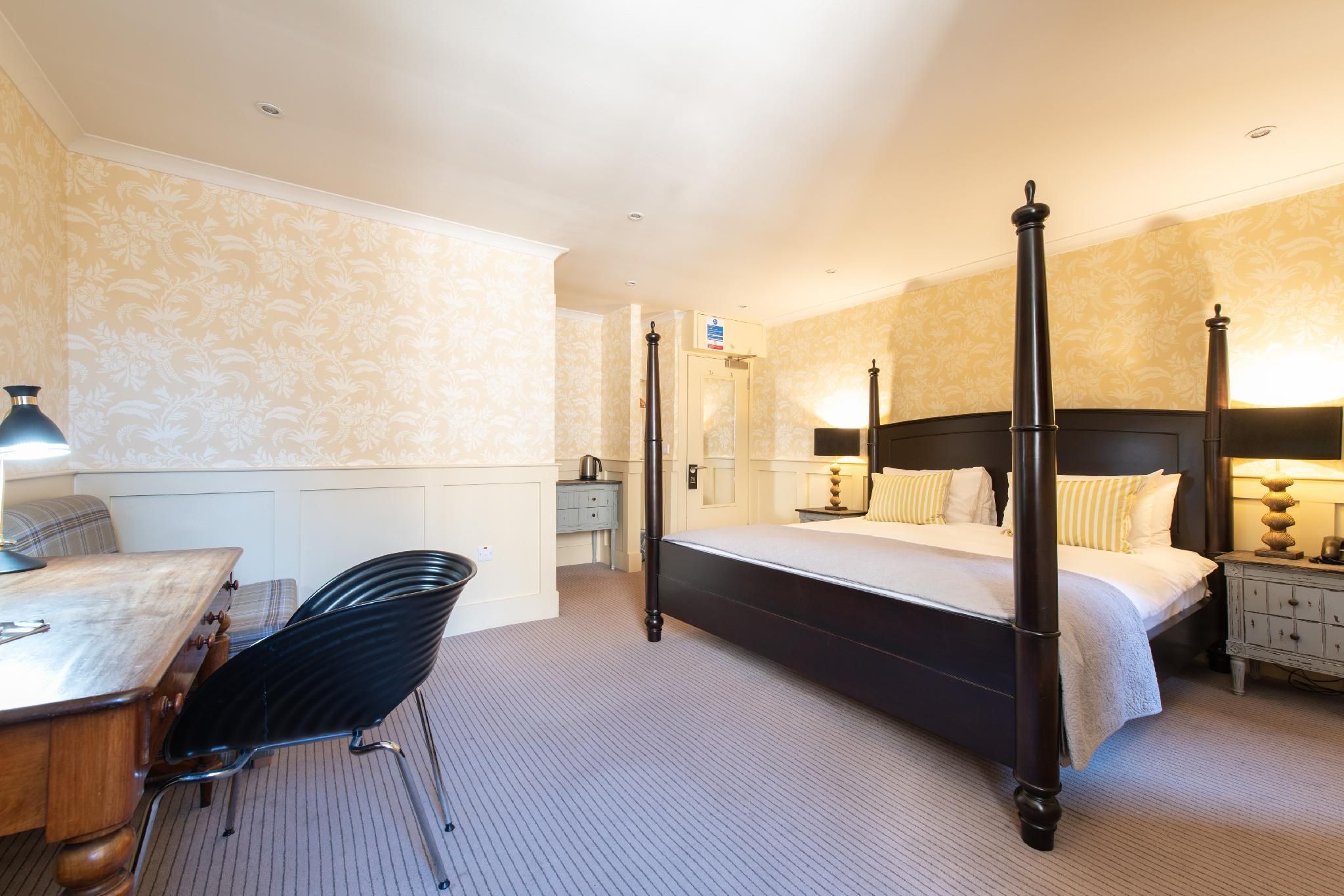 undefined Grove House Hotel 2