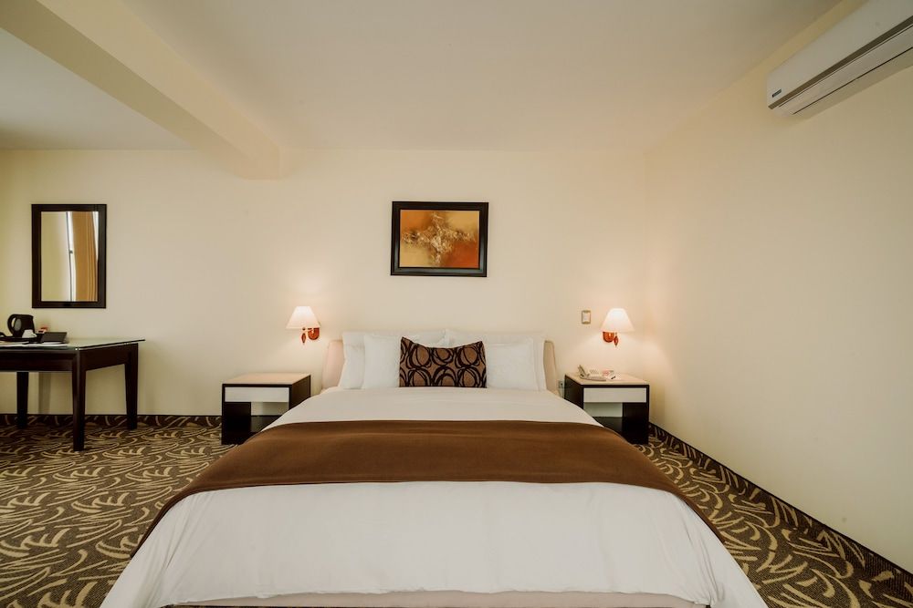 undefined Hotel Nobility 4