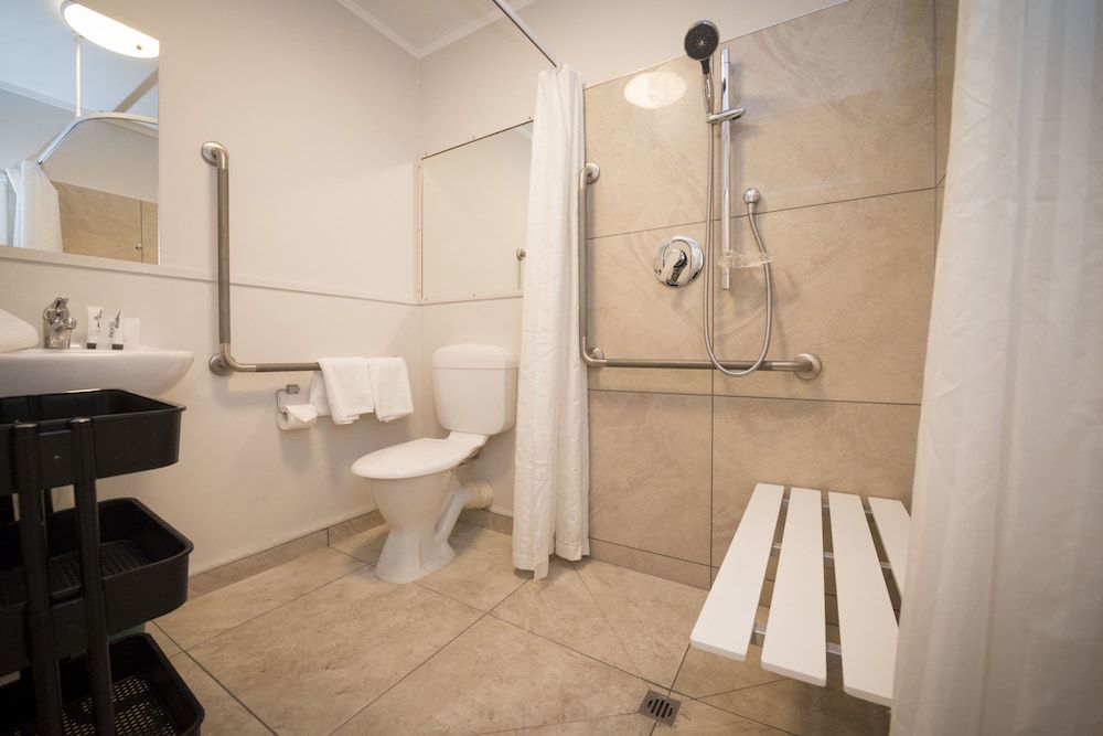 Quest on Johnston Studio - Twin Share 4