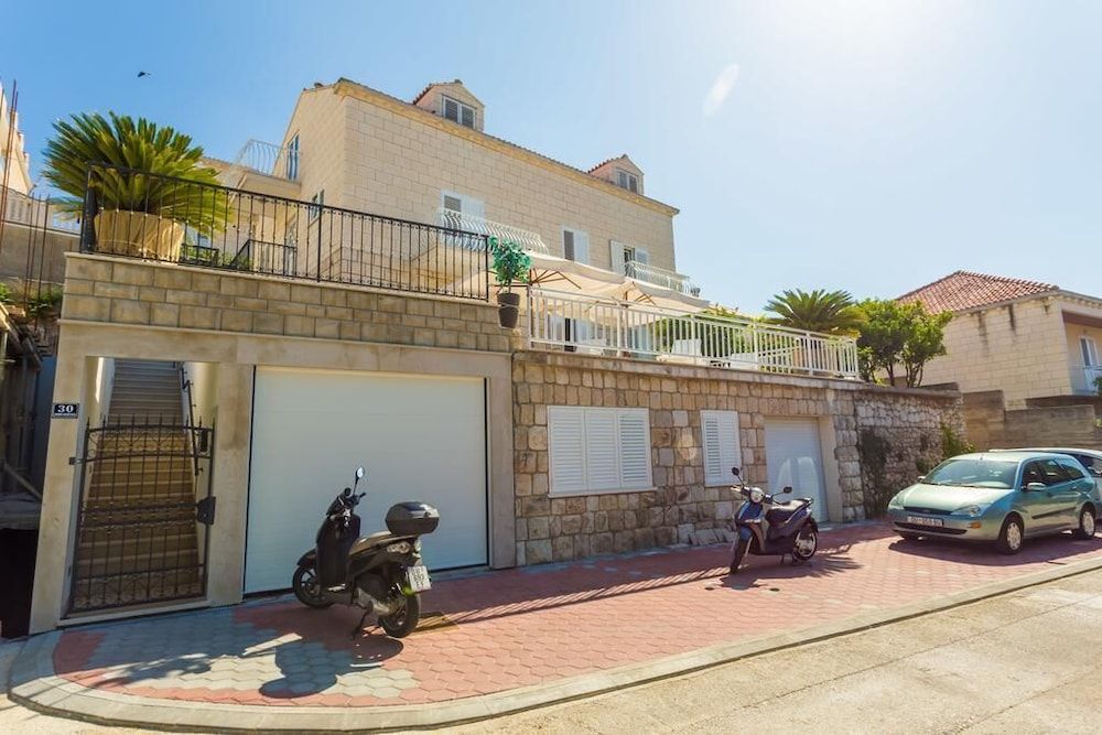 undefined Villa Kate Dadic 4