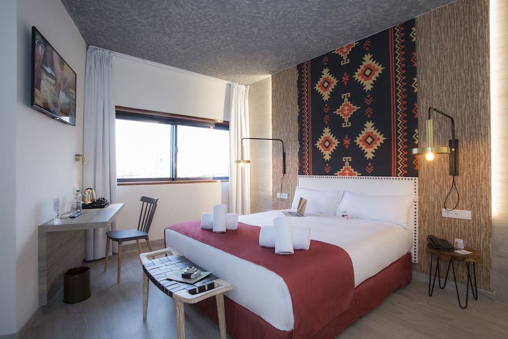 Casual Inca Porto Hotel Standard Room, 1 Double Bed 8