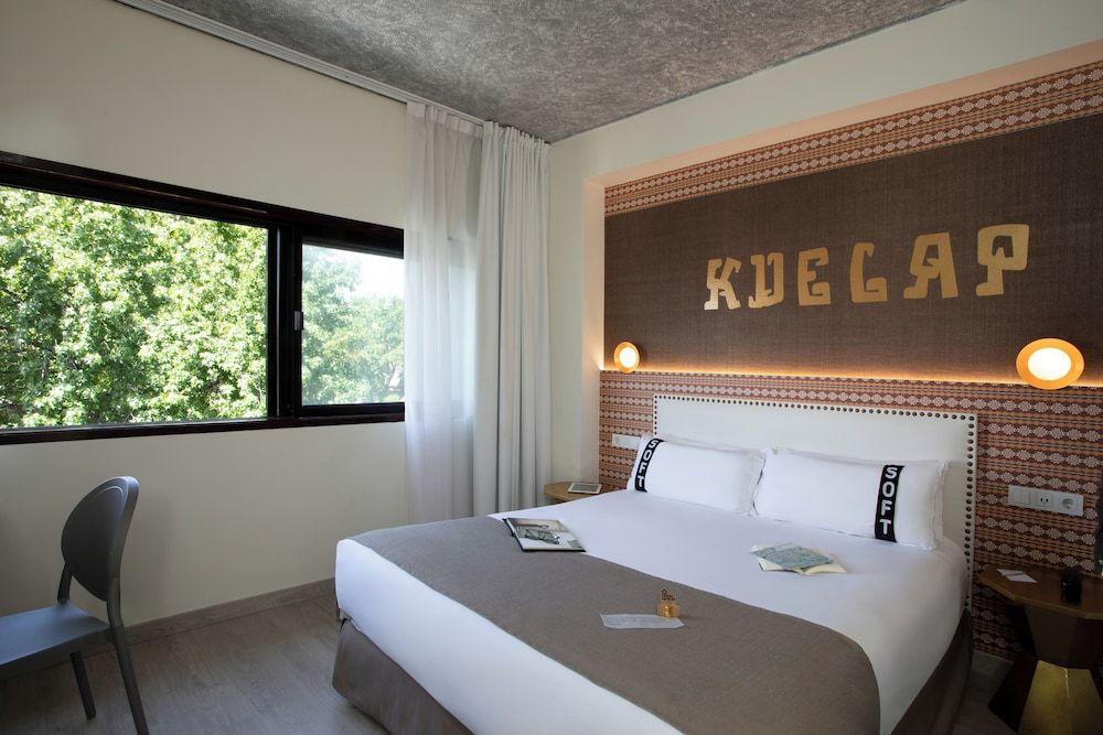 Casual Inca Porto Hotel Standard Room, 1 Double Bed 12