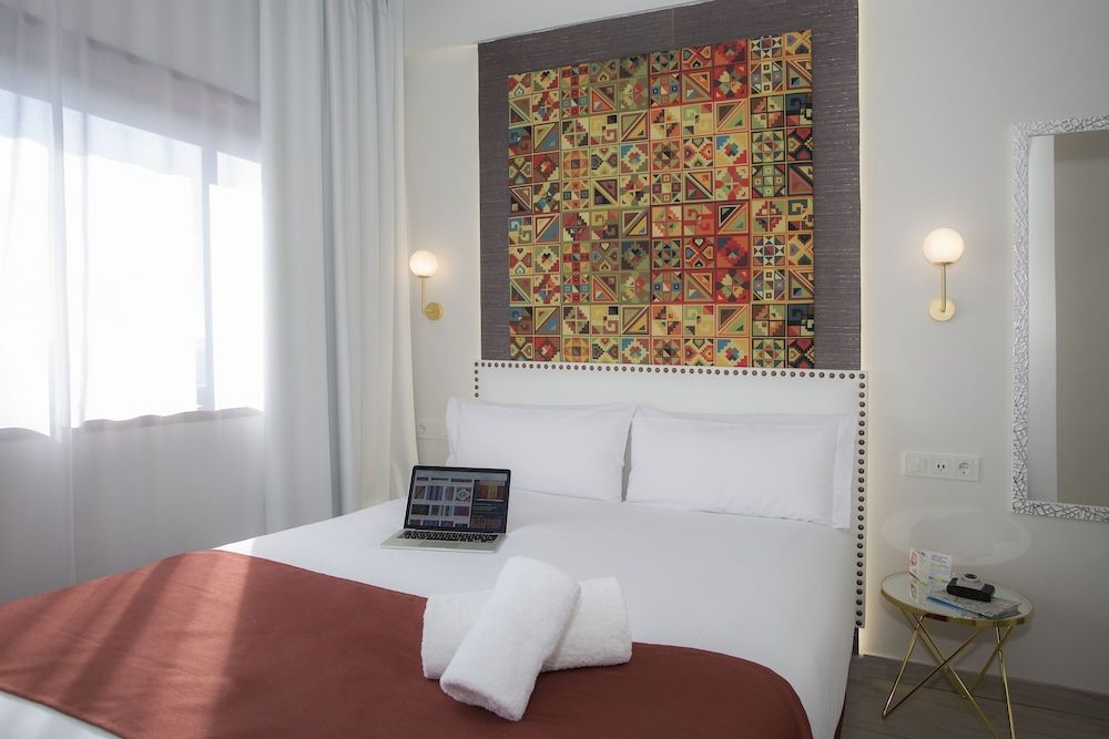 undefined Casual Inca Porto Hotel 5